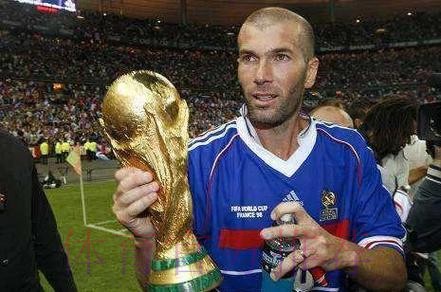 齐达内:将在未来几天决定去留 马竞配得上冠军